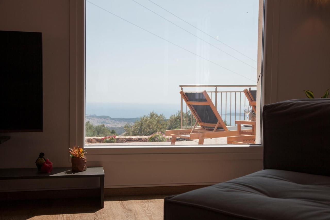 Villa Anthodesmi *